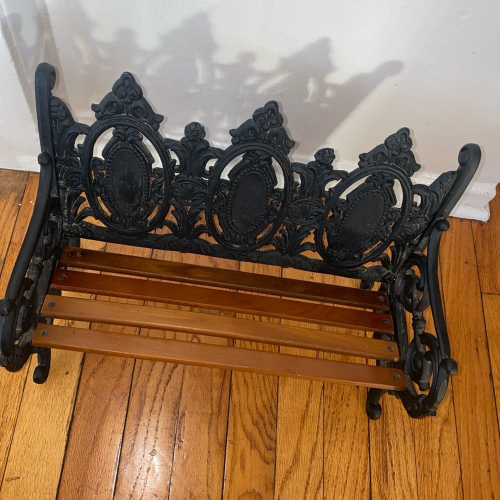 Cast Iron Bench Doll Miniature UpperDeck LTD RARE VINTAGE WOODEN HEAVY